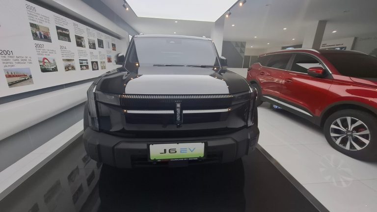 Chery J6 Electric Cube 2025 Indonesia Black 3 Kalimalang Jakarta