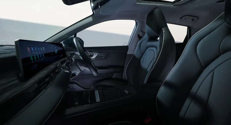 Seat Heating ( 1st seat Row )